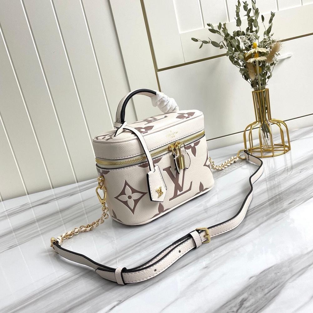 Classic Luxury Leather Shoulder Bag