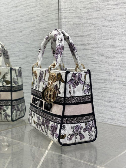 Classic Shoulder Bag