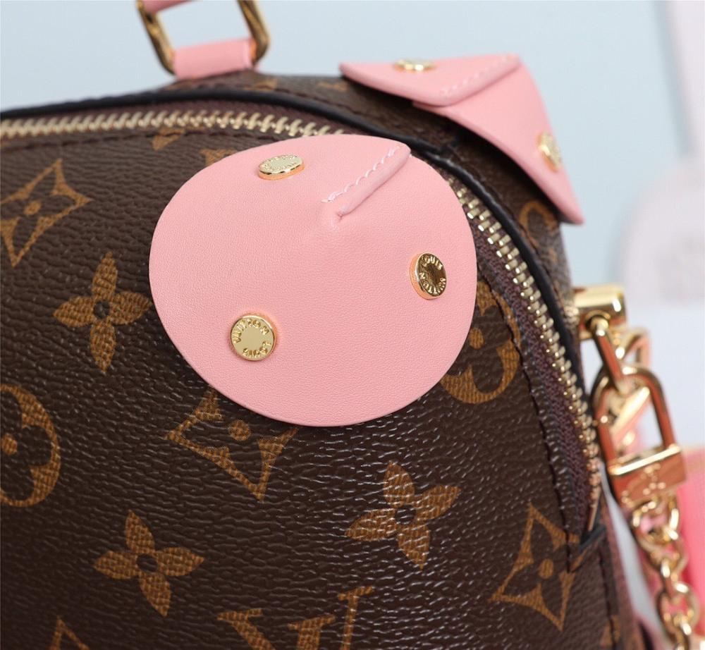 Stylish Studded Leather Shoulder Bag – Limited Edition