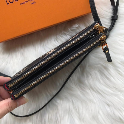 Modern Italian-Inspired Leather Shoulder Bag