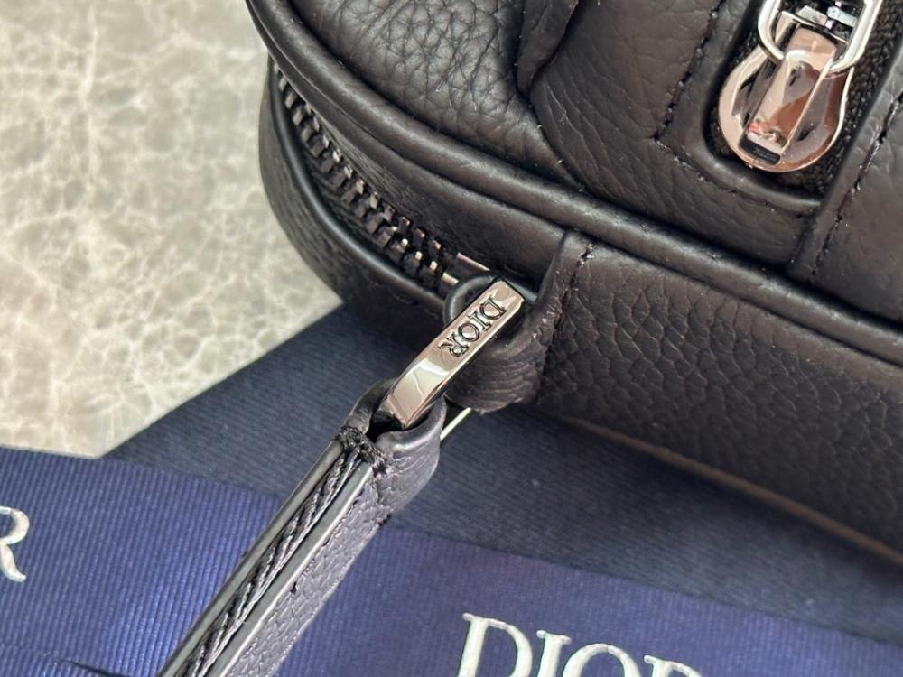 Modern Italian-Inspired Crossbody Bag