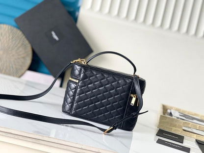 Modern Luxury Black Leather Shoulder Bag – Special Edition