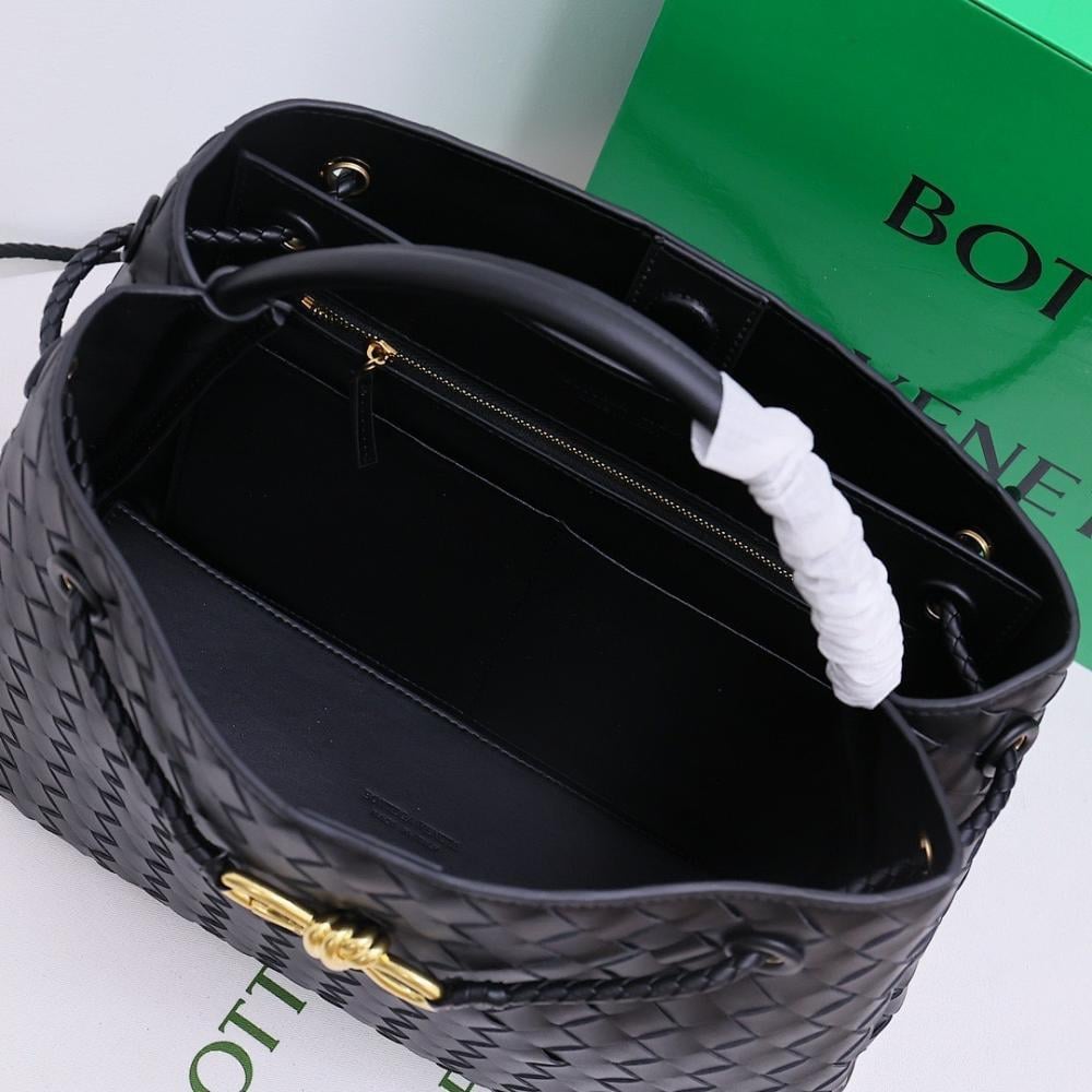 Italian-Inspired Elegant Bag