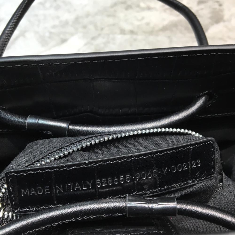Elegant Leather Top Handle Bag