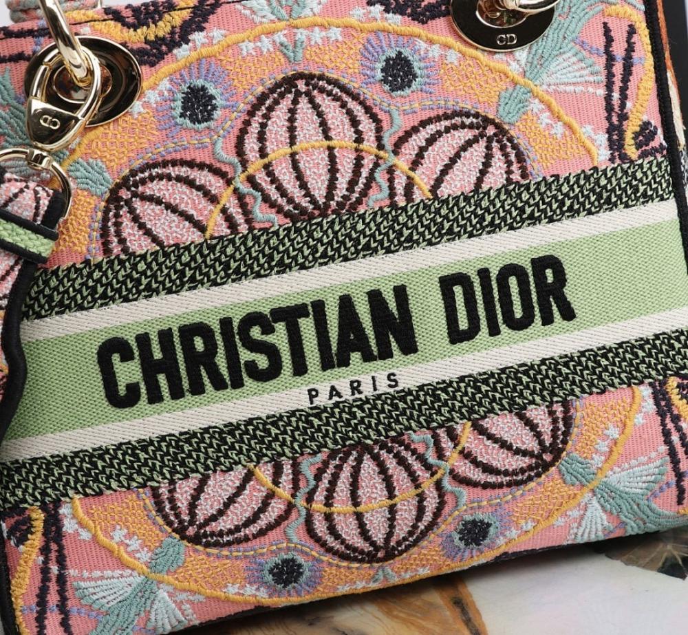 Modern Gold Embroidered Shoulder Bag – Limited Edition