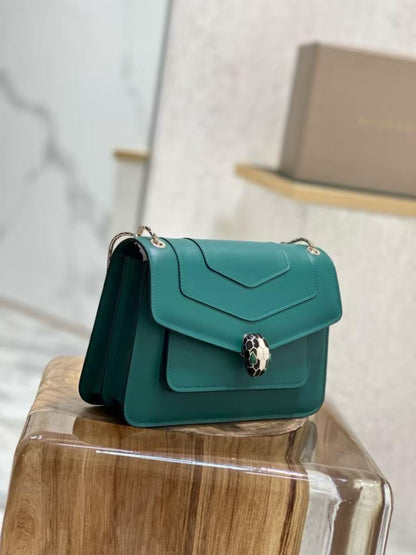 Serpenti Forever Medium Shoulder Bag in Emerald Green Calf Leather