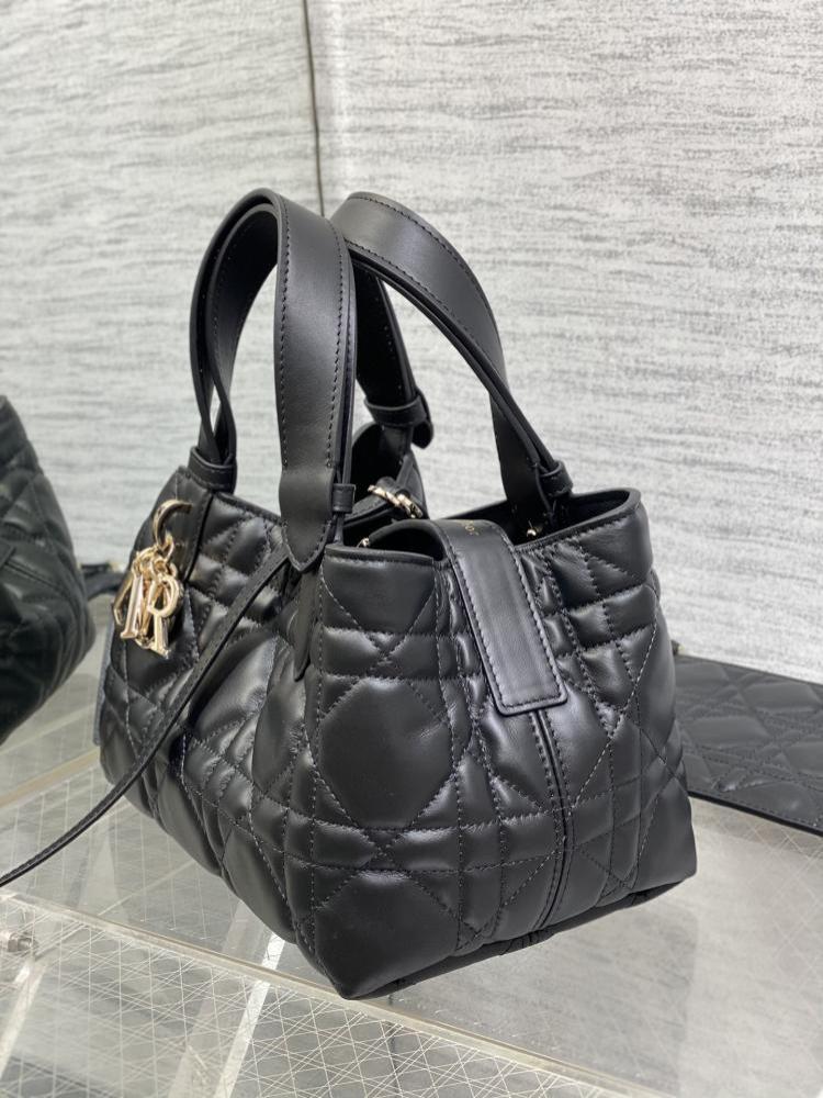 Classic Leather Shoulder Bag