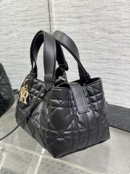 Classic Leather Shoulder Bag