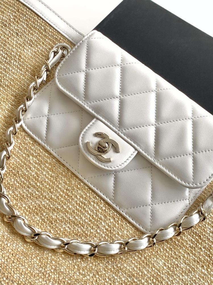 Classic Woven Straw Top Handle Bag