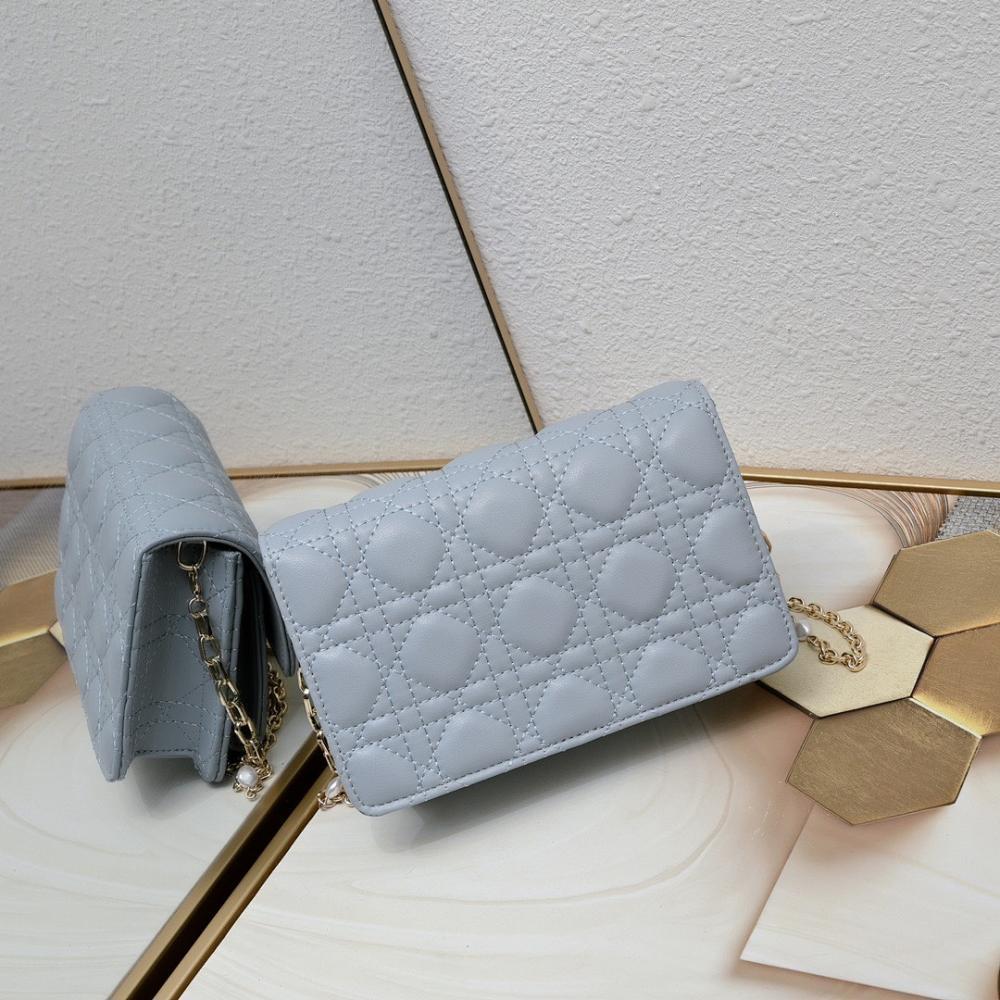Modern Refined White Embroidered Leather Shoulder Bag