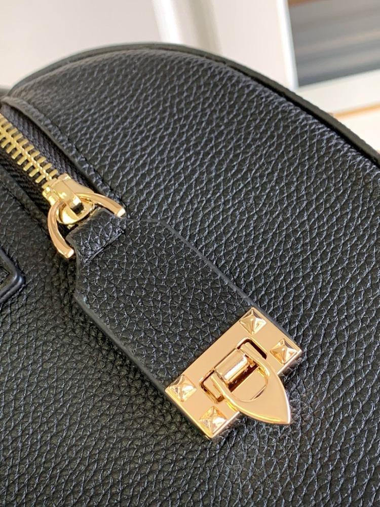 Classic Luxury Leather Shoulder Bag
