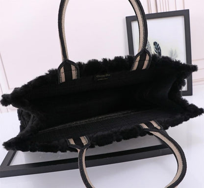 Italian-Inspired Luxury Embroidered Shoulder Bag