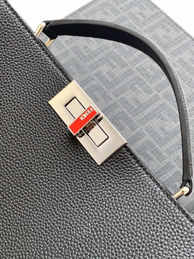 Classic Shoulder Bag
