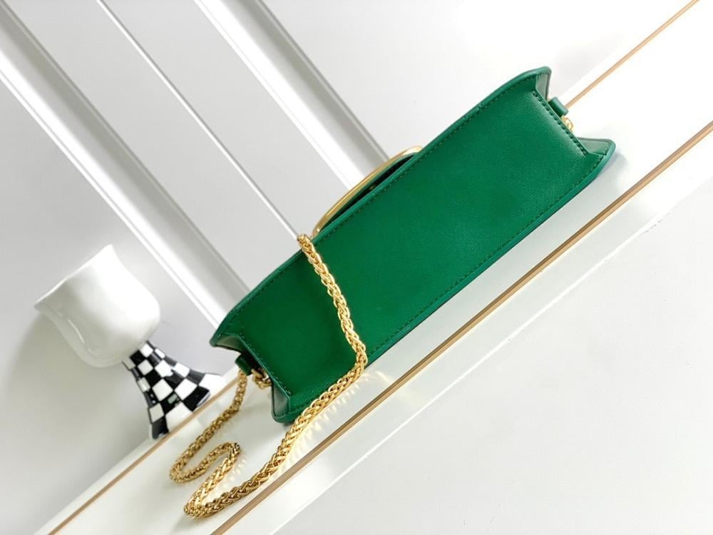 Elegant Stylish Quilted Lambskin Shoulder Bag