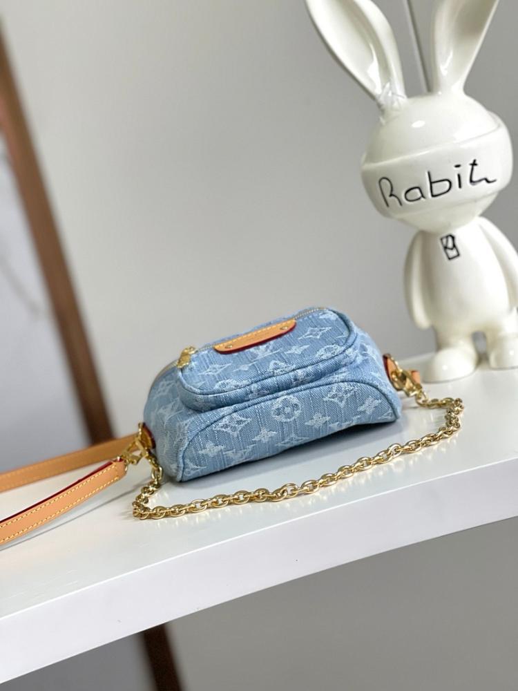 Classic Leather Shoulder Bag – Limited Edition