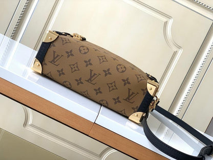 Stylish Refined Leather Crossbody Bag
