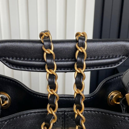 Alma Hobo Bag