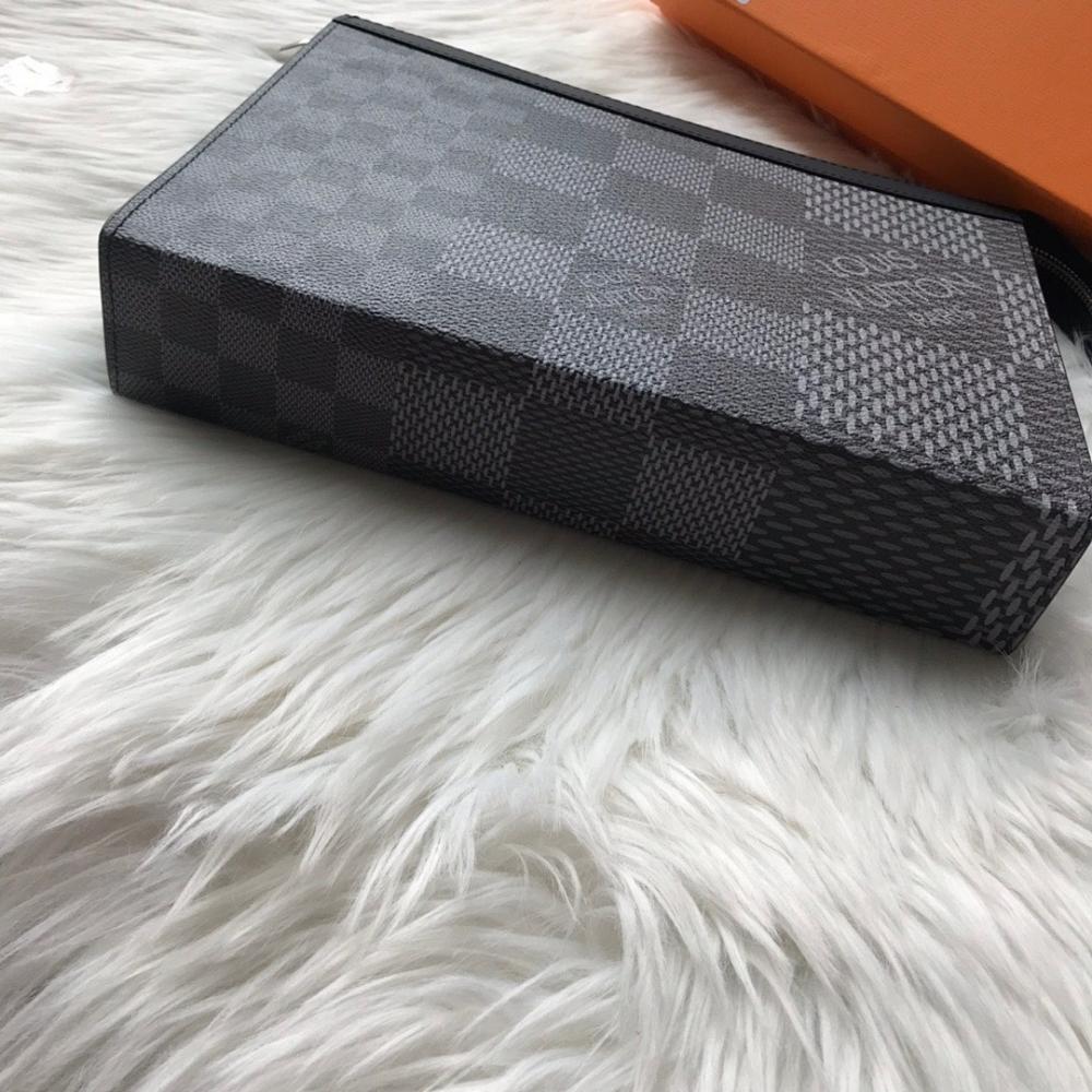 Italian-Inspired Stylish Travel Bag
