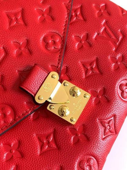 Modern Elegant Leather Bag