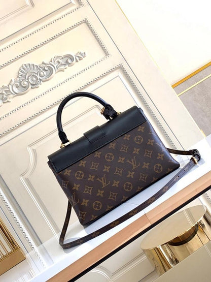 Italian-Inspired Elegant Leather Travel Bag
