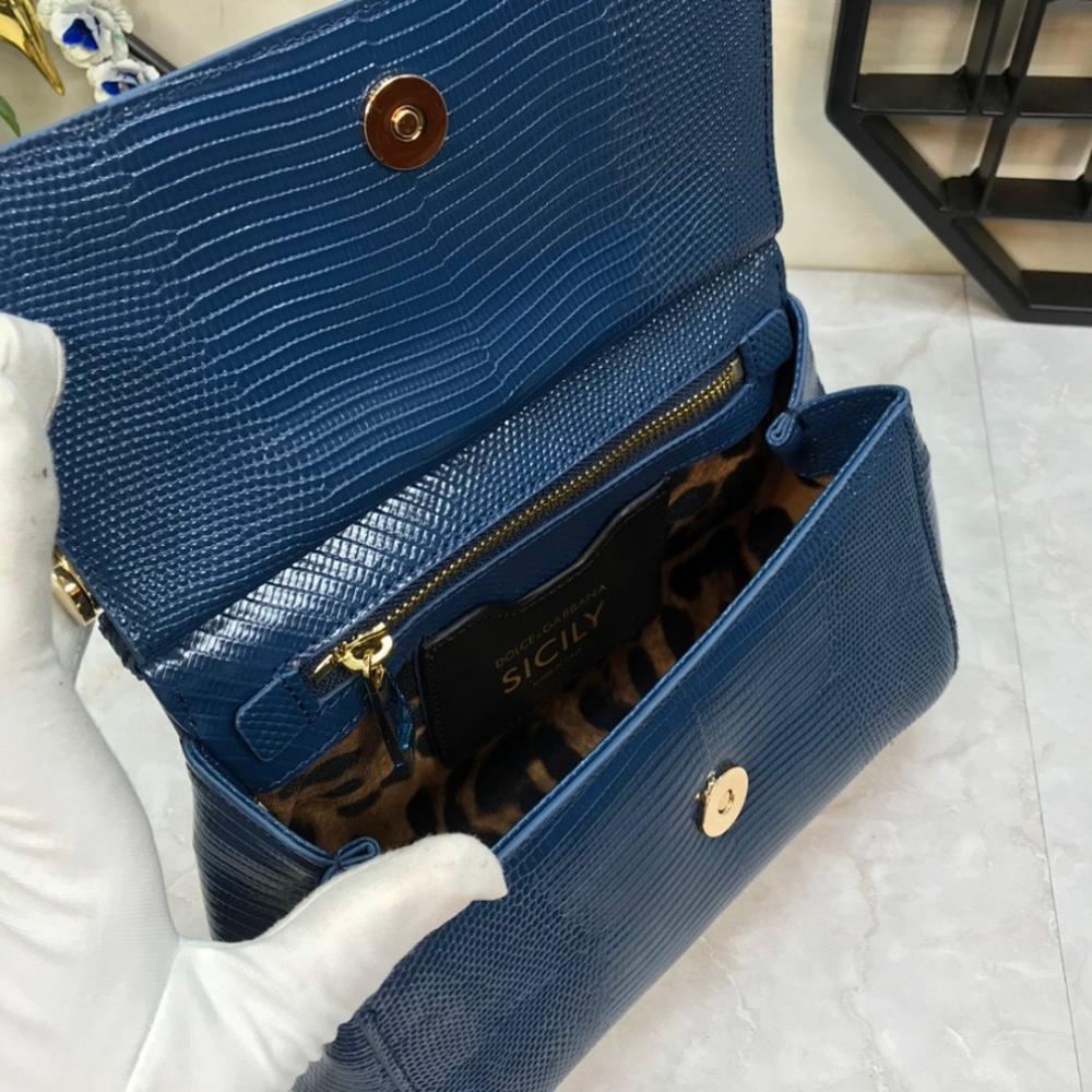Modern Leather Shoulder Bag – Limited Edition