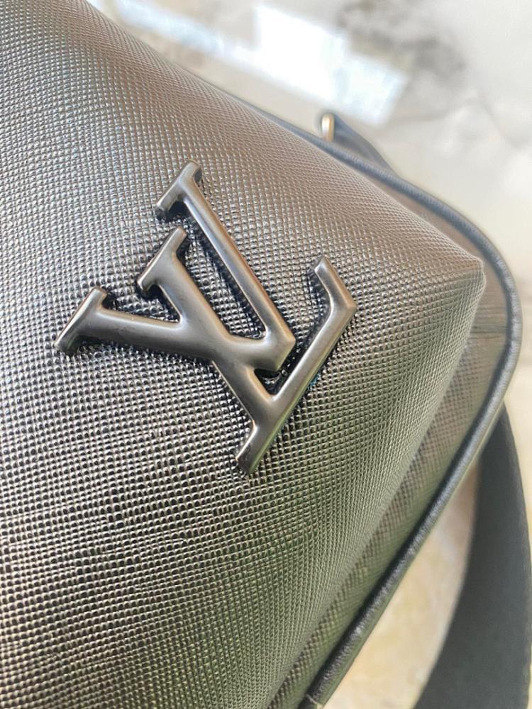 Classic Modern Shoulder Bag