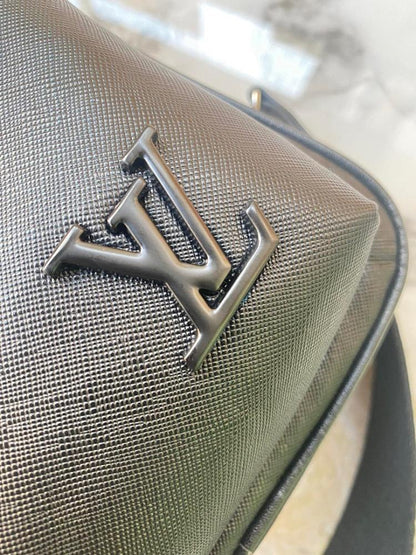Classic Modern Shoulder Bag