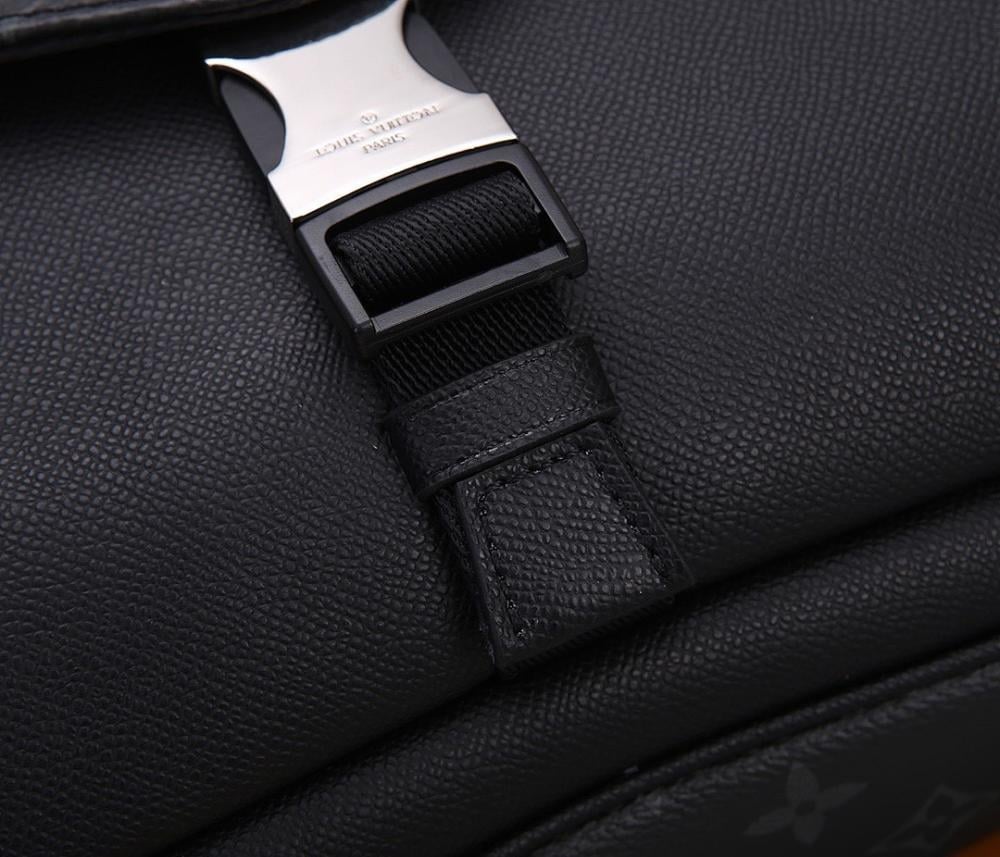 Modern Refined Leather Shoulder Bag