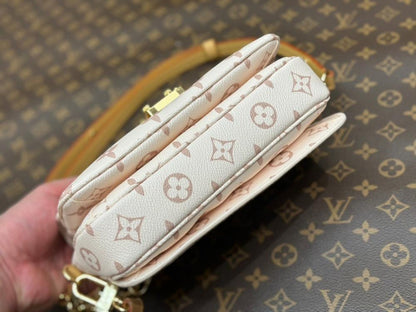 Modern Stylish Shoulder Bag