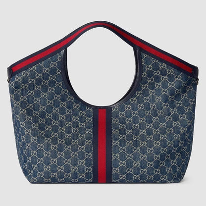 Elegant Refined Shoulder Bag