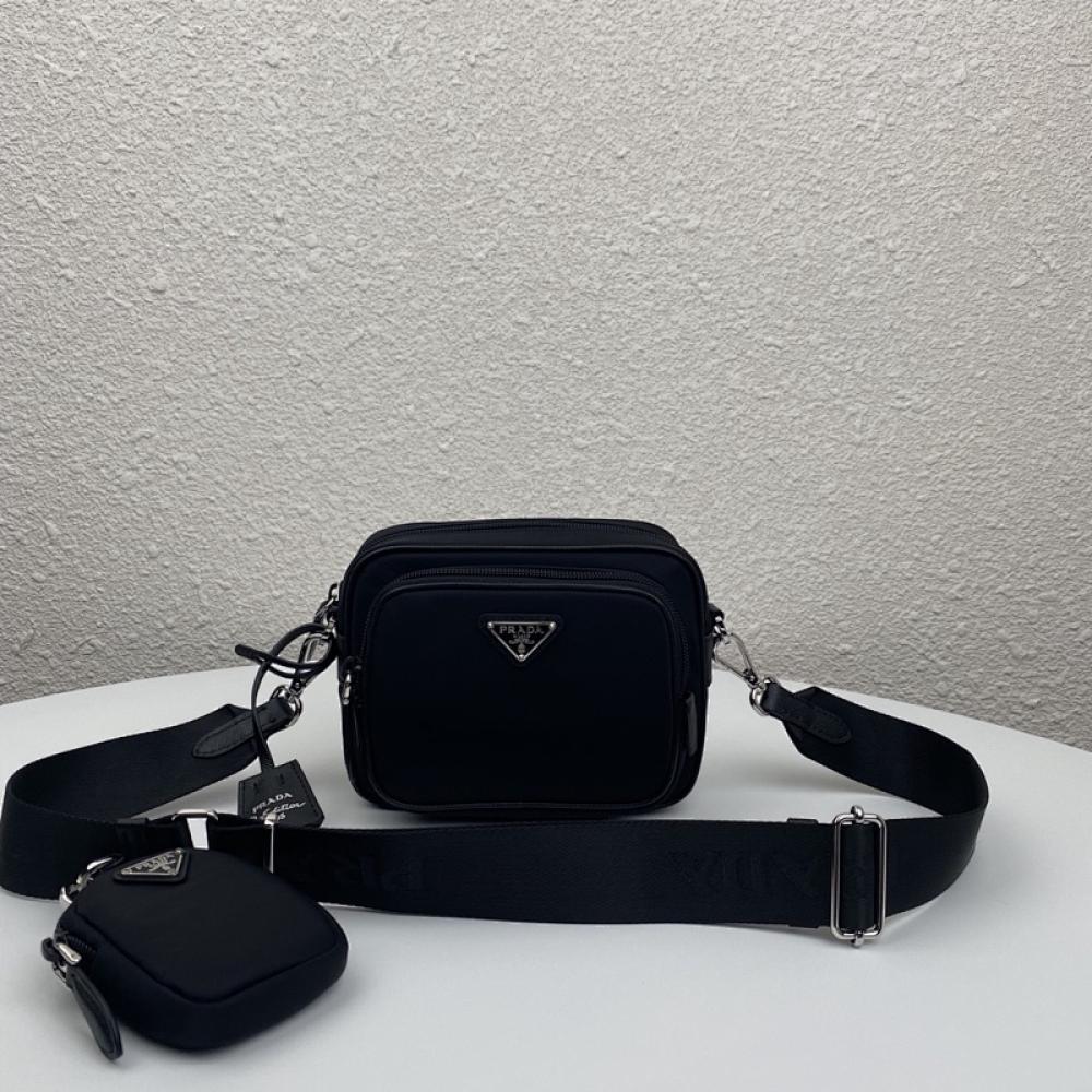 Classic Shoulder Bag