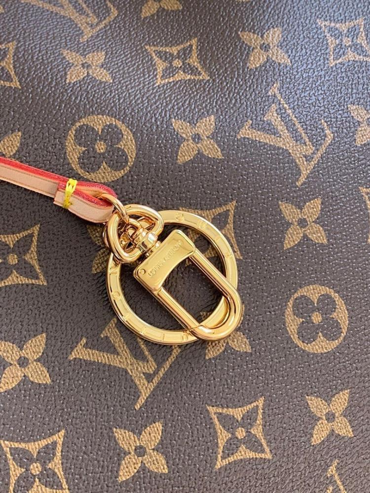 Elegant Refined Gold Crossbody Bag