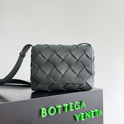 Elegant Leather Top Handle Bag