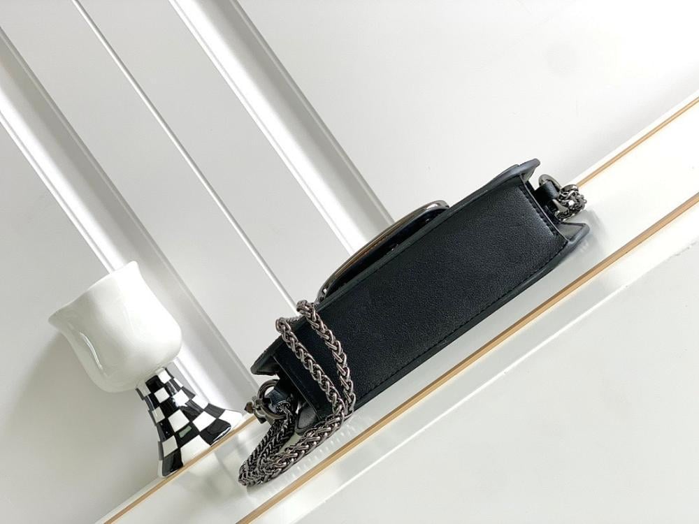 Stylish Refined Quilted Lambskin Shoulder Bag