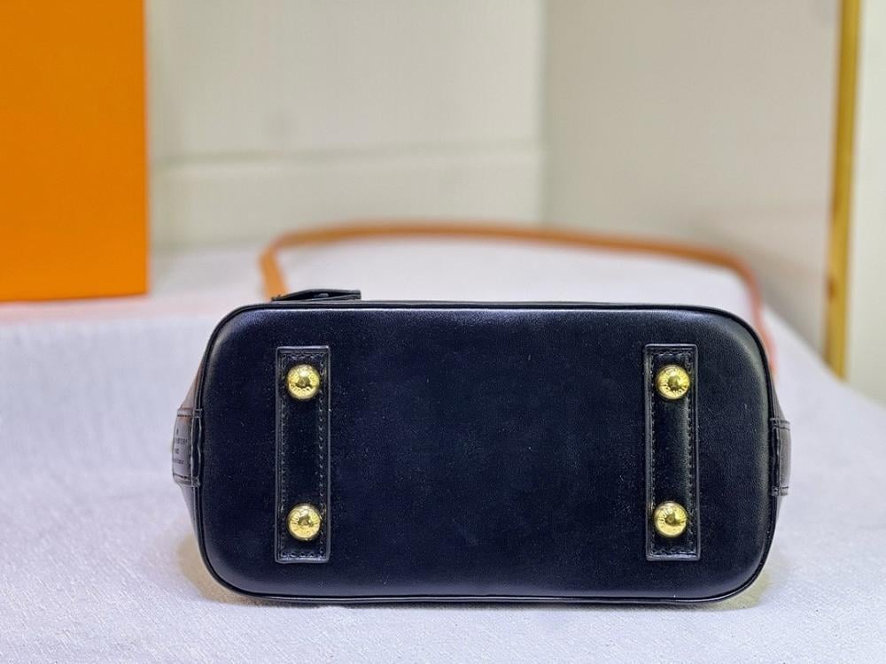 Luxury Stylish Leather Top Handle Bag