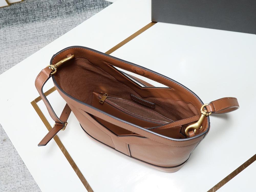 Luxury Stylish Leather Travel Bag – Limited Edition