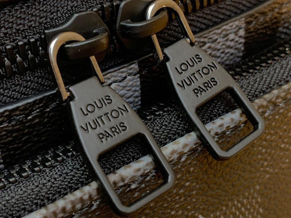 Stylish Shoulder Bag – Limited Edition