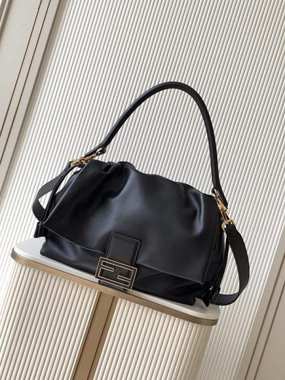 Classic Shoulder Bag