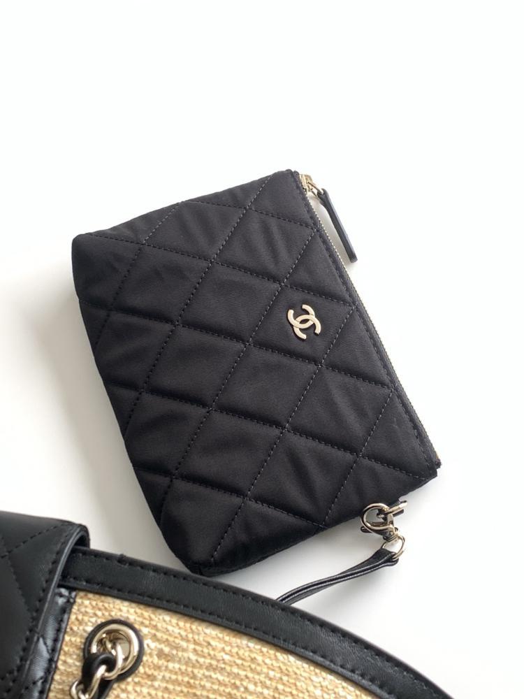 Woven Raffia Shoulder Bag