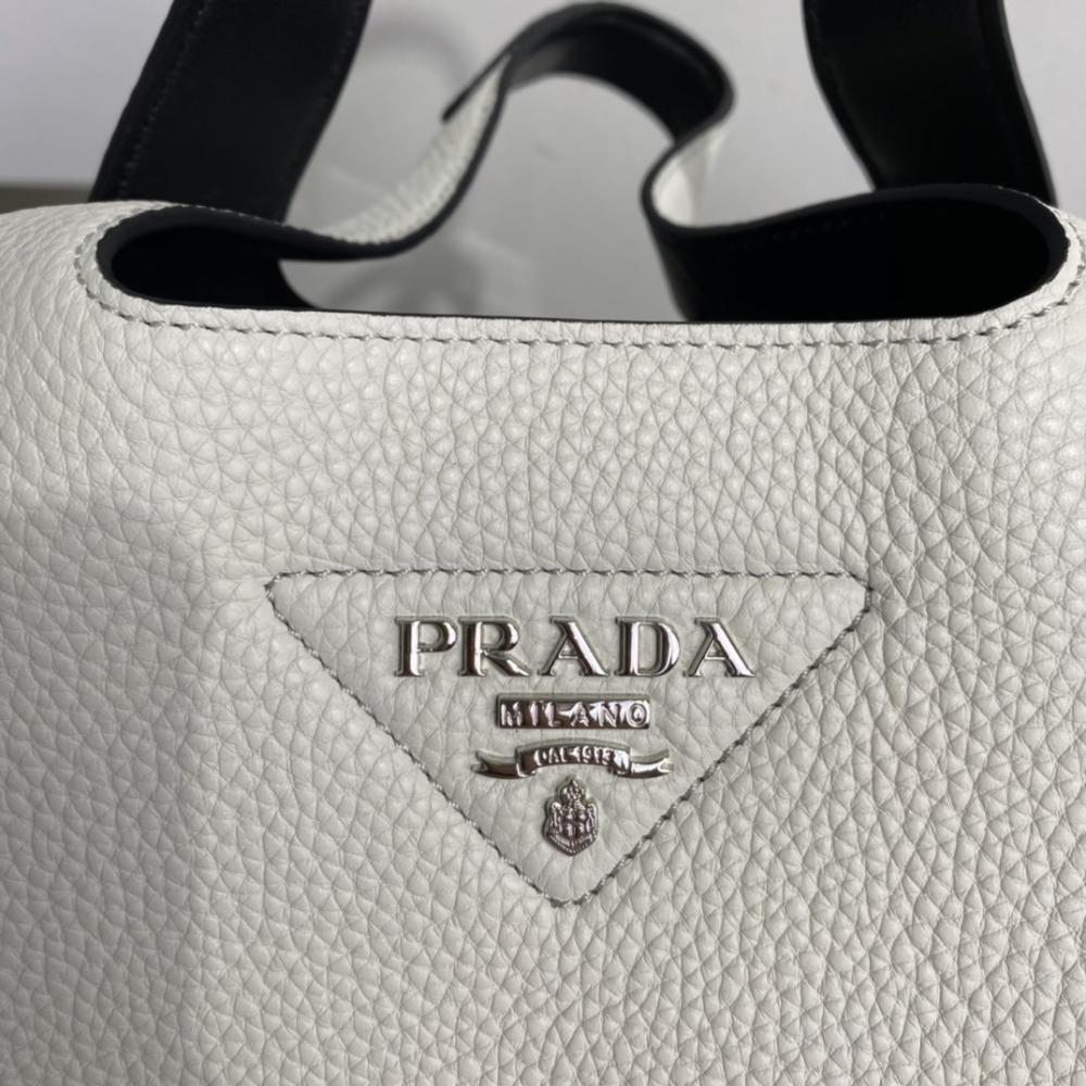 Elegant Leather Top Handle Bag