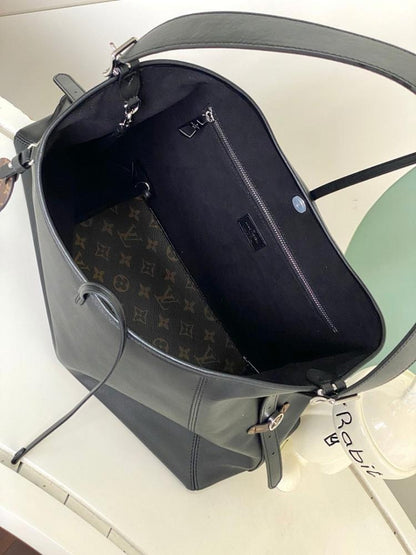 Elegant Refined Lambskin Top Handle Bag