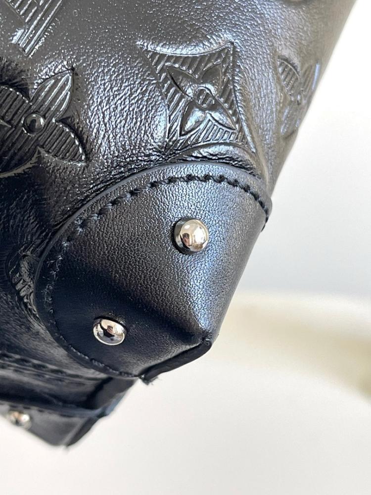 Stylish Premium Woven Lambskin Shoulder Bag