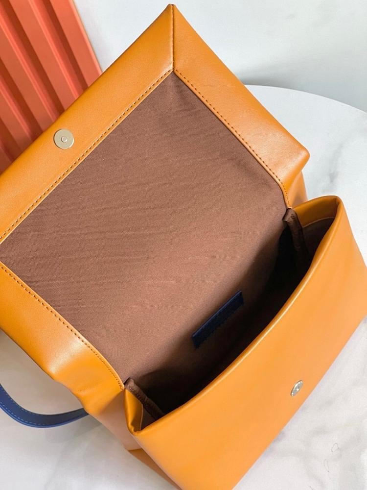 Elegant Refined Leather Tote Bag