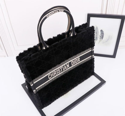 Italian-Inspired Luxury Embroidered Shoulder Bag