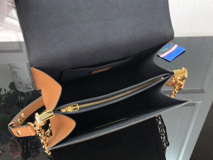 Classic Shoulder Bag