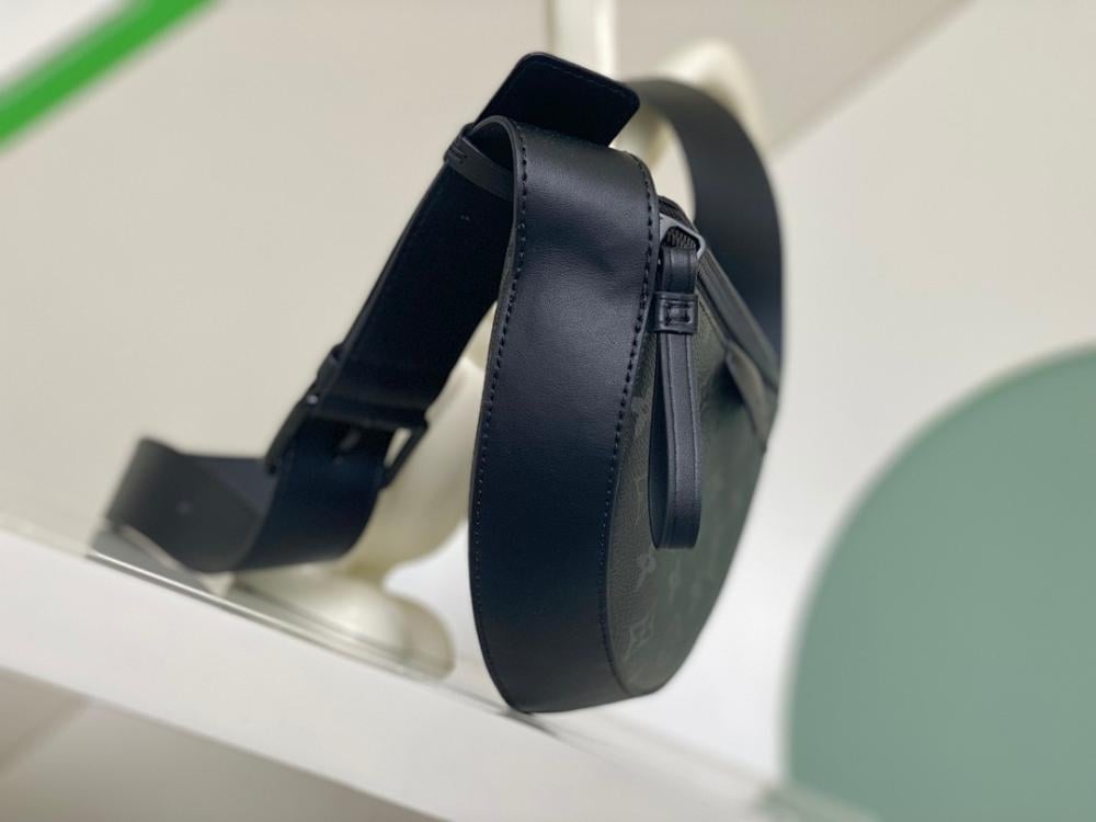 Stylish Canvas Crossbody Bag – Limited Edition