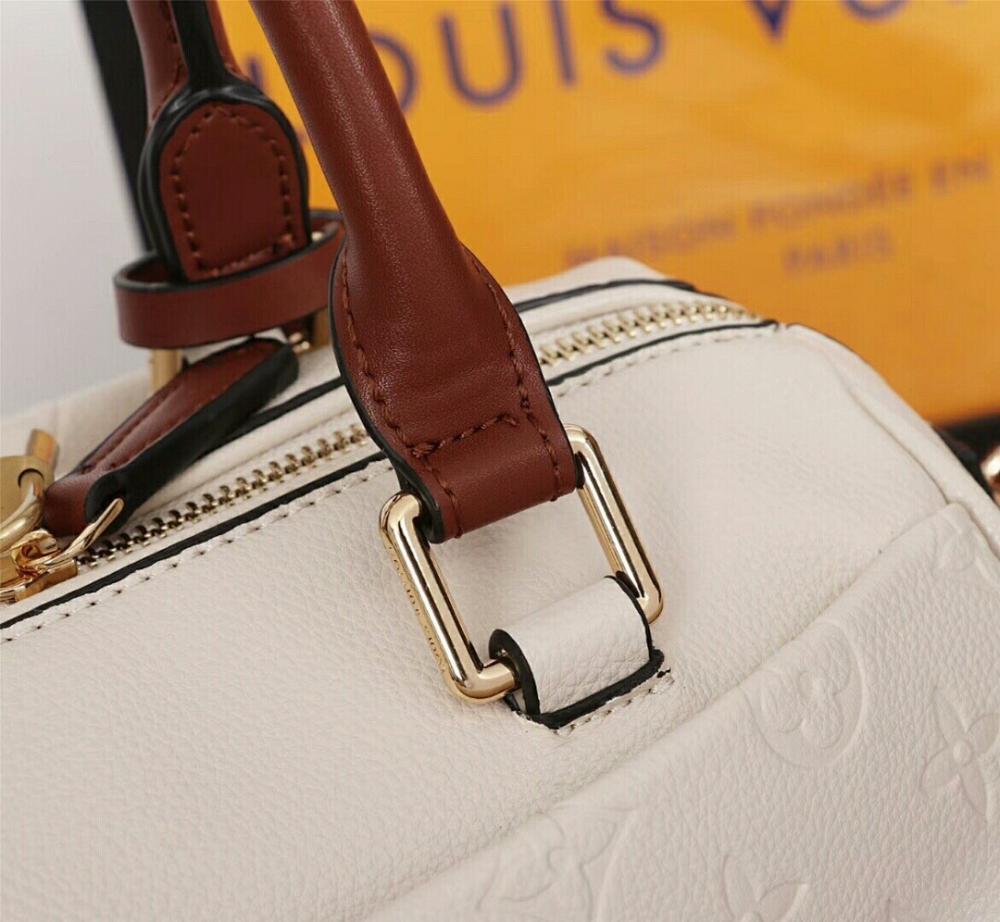 Modern Leather Crossbody Bag – Limited Edition