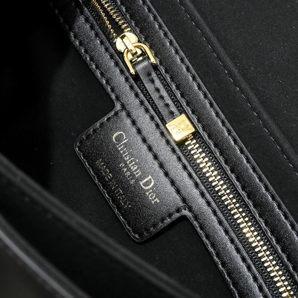 Elegant Stylish Leather Top Handle Bag