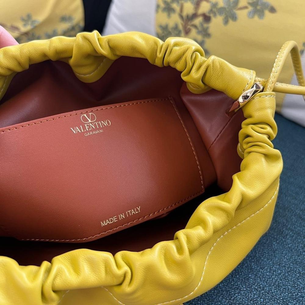 Elegant Leather Crossbody Bag – Special Edition