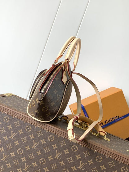 Elegant Leather Shoulder Bag